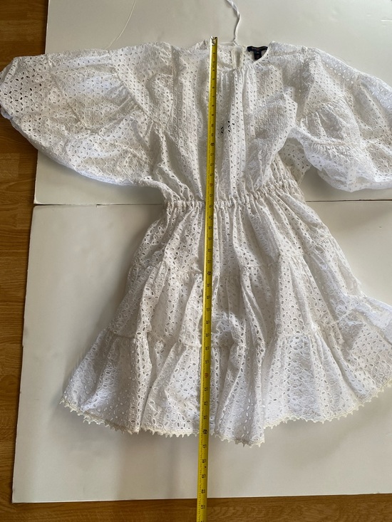 Girls' White Eyelet Puff-Sleeve Dress - Picture 3 of 17